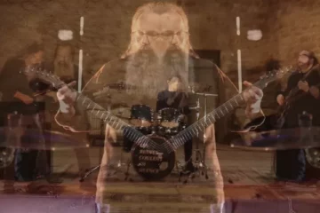 LES RUINES COULENT EN SILENCE LA PAIX MOUVEAU CLIP